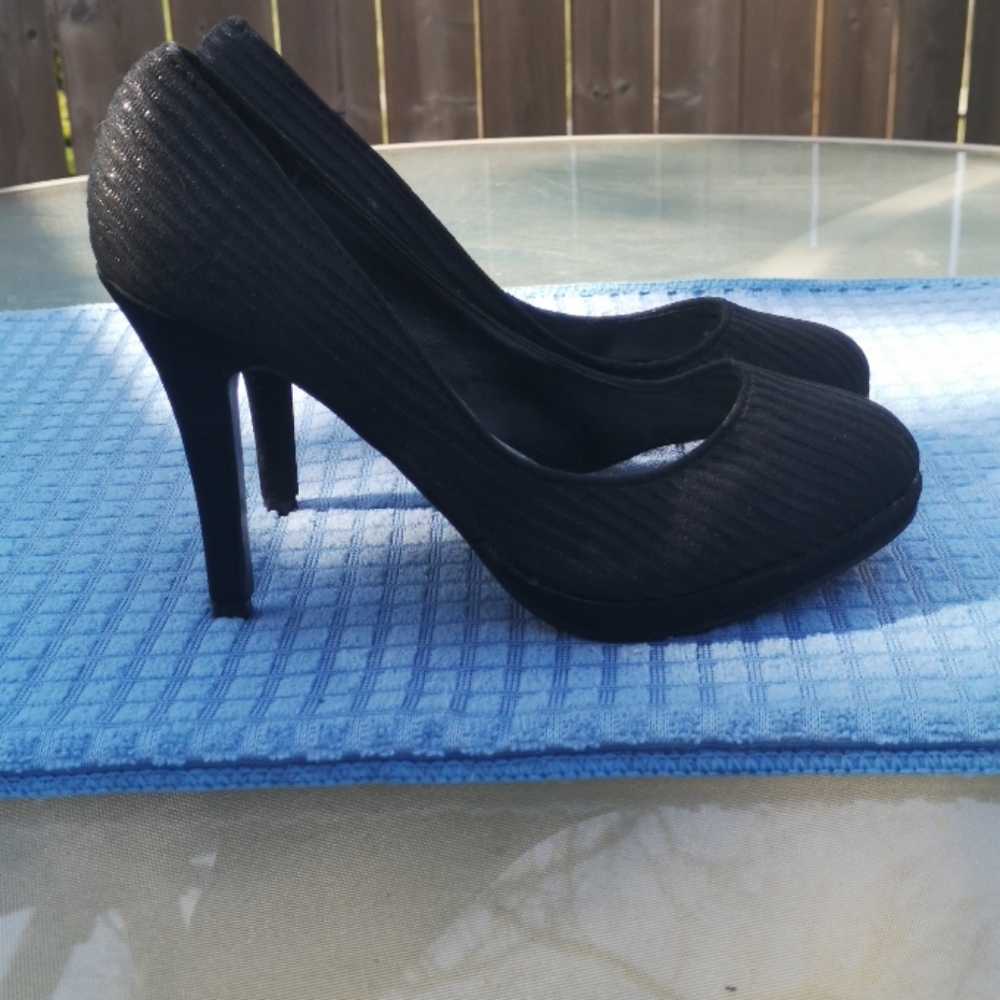 Shoes - Picture 2 of 2